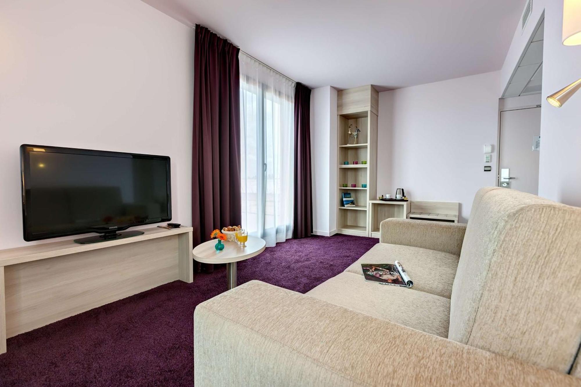 Brit Hotel Vendee Mer Les Achards  Eksteriør billede