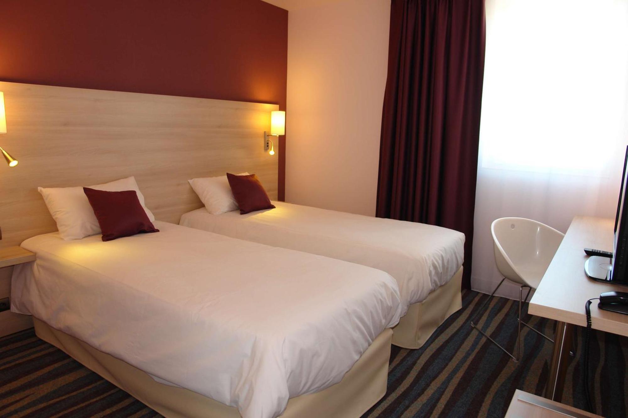 Brit Hotel Vendee Mer Les Achards  Eksteriør billede