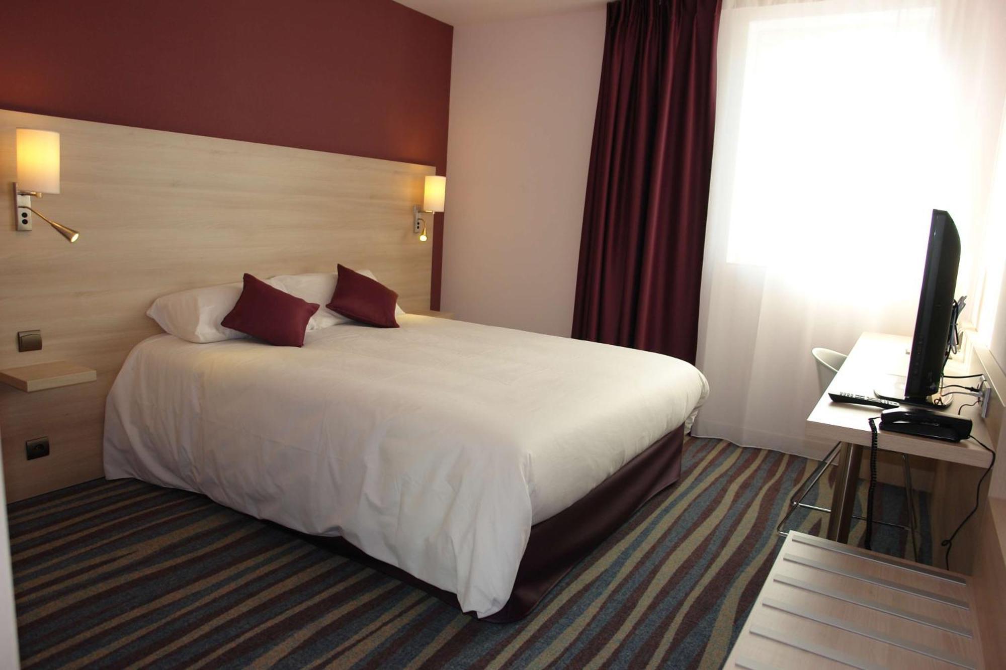 Brit Hotel Vendee Mer Les Achards  Eksteriør billede